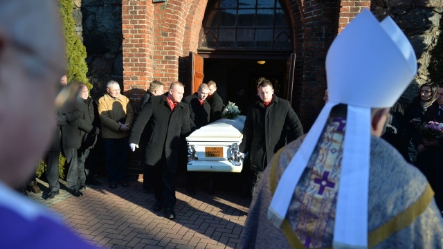 Pogrzeb Łukasza Urbana - kierowcy, który zginął w zamachu terrorystycznym w Berlinie. Fot. Łukasz Szełemej [Radio Szczecin] Tłumy pożegnały kierowcę zabitego w zamachu terrorystycznym w Berlinie [WIDEO, ZDJĘCIA]