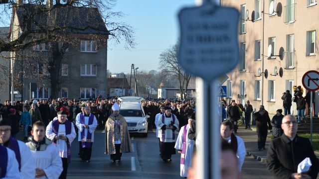 Pogrzeb Łukasza Urbana - kierowcy, który zginął w zamachu terrorystycznym w Berlinie. Fot. Łukasz Szełemej [Radio Szczecin] Tłumy pożegnały kierowcę zabitego w zamachu terrorystycznym w Berlinie [WIDEO, ZDJĘCIA]