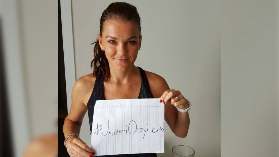 Agnieszka Radwańska wspiera cierpiącą na nowotwór oczu Lenkę z Przybiernowa. Fot. www.facebook.com/AgnieszkaRadwanska1