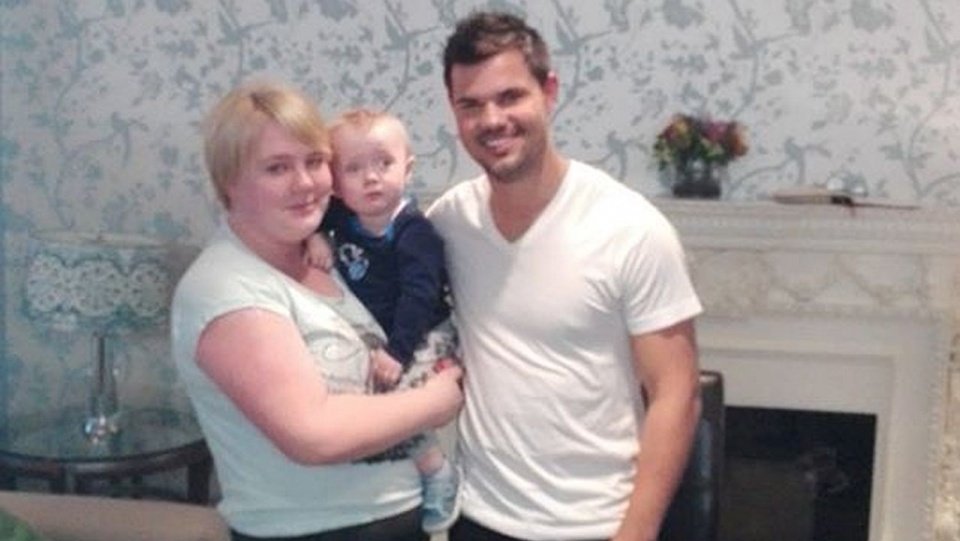 Taylor Lautner z Piotrusiem i jego mamą. Fot. Oczy Piotrusia/facebook.com