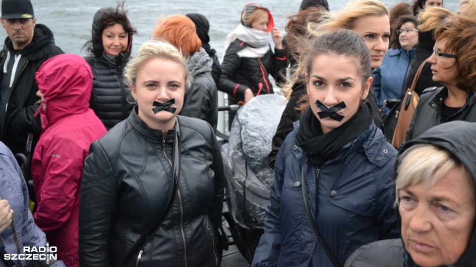 "Czarny protest" w Kołobrzegu. Fot. Przemysław Polanin [Radio Szczecin]