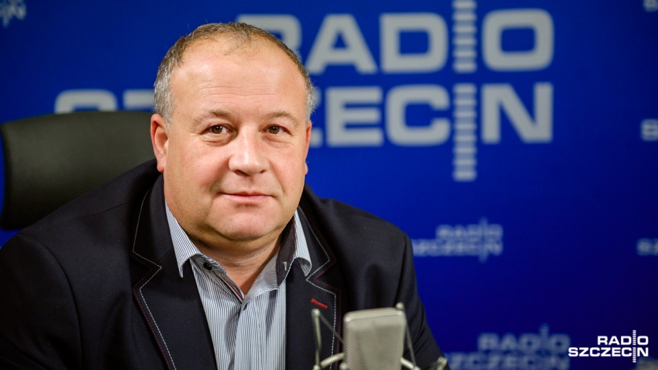 Piłka cały czas jest w grze - tak o szansie na rządowe dofinansowanie budowy stadionu piłkarskiego w Szczecinie mówi poseł PiS Artur Szałabawka. Fot. Konrad Nowak [Radio Szczecin]