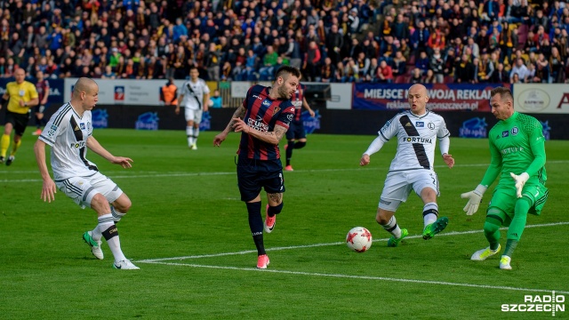 Pogoń Szczecin przegrała z Legią Warszawa 0:2 (0:0) w kolejnym meczu grupy mistrzowskiej piłkarskiej Lotto Ekstraklasy. Fot. Olaf Nowicki [Radio Szczecin] Imponująca passa Legii trwa. Pogoń nie dała rady [ZDJĘCIA]