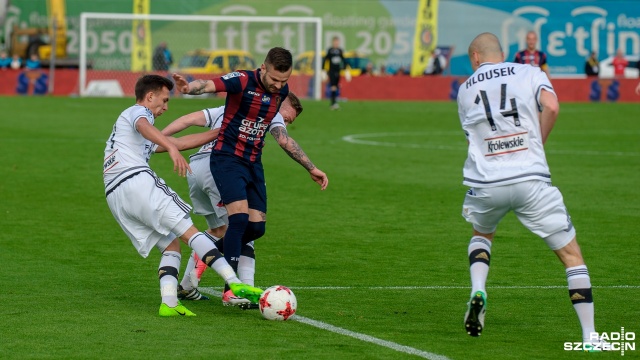 Pogoń Szczecin przegrała z Legią Warszawa 0:2 (0:0) w kolejnym meczu grupy mistrzowskiej piłkarskiej Lotto Ekstraklasy. Fot. Olaf Nowicki [Radio Szczecin] Imponująca passa Legii trwa. Pogoń nie dała rady [ZDJĘCIA]