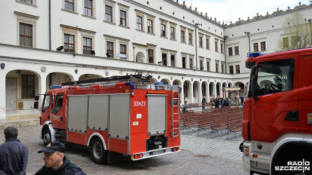 Fot. Łukasz Szełemej [Radio Szczecin] Szokujące fakty po zawaleniu się stropu w Zamku Książąt Pomorskich. W środku była wycieczka [WIDEO, ZDJĘCIA, NOWE]