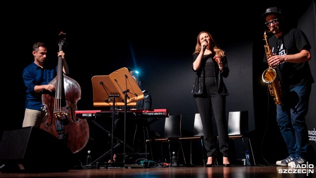 Agnieszka Wilczyńska i Sylwester Ostrowski. Fot. Olaf Nowicki [Radio Szczecin] "To była artystyczna uczta". Radiowy audiobook już po premierze [WIDEO, ZDJĘCIA]