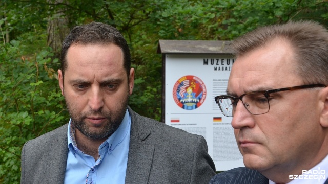 Monumenty utworzą nową ekspozycję w otwartym tam w ubiegłym roku Muzeum Zimnej Wojny. Fot. Przemysław Polanin [Radio Szczecin] Wychwalały ustrój totalitarny. Trafią do muzeum w Podborsku [ZDJĘCIA]