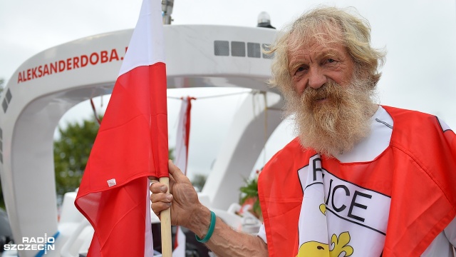Najsłynniejszy polski kajakarz przepłynął ocean atlantycki szlakiem północnym, który uznawany jest za najtrudniejszy. Przez ponad 3 miesiące rejsu borykał się z wieloma trudnościami - silnym wiatrem, sztormami i awarią steru. Fot. Łukasz Szełemej [Radio S Aleksander Doba zacumował na dobre w rodzinnych Policach [ZDJĘCIA, WIDEO]