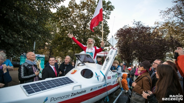 Spotkanie z Aleksandrem Dobą w Szczecinie. Fot. Weronika Łyczywek [Radio Szczecin] Były wspólne zdjęcia i gratulacje. Olek Doba spotkał się z fanami [ZDJĘCIA]