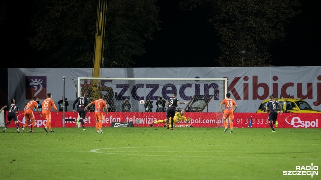Piłkarze Pogoni przegrali na swoim stadionie z Bruk-Betem Termalica Nieciecza. Fot. Weronika Łyczywek [Radio Szczecin] Pogoń przegrywa z Bruk-Betem Termalicą Nieciecza (2-3) [WIDEO, ZDJĘCIA]