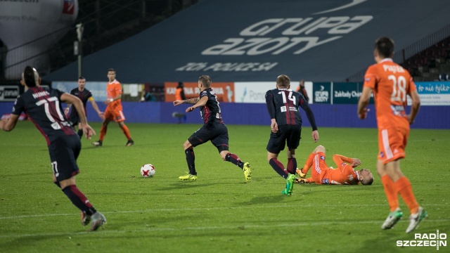Piłkarze Pogoni przegrali na swoim stadionie z Bruk-Betem Termalica Nieciecza. Fot. Weronika Łyczywek [Radio Szczecin] Pogoń przegrywa z Bruk-Betem Termalicą Nieciecza (2-3) [WIDEO, ZDJĘCIA]