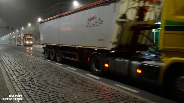 Tramwaje wróciły na ulicę Krzywoustego w Szczecinie. Fot. Łukasz Szełemej [Radio Szczecin] Koniec remontu. Tramwaje znów na Krzywoustego [WIDEO, ZDJĘCIA]