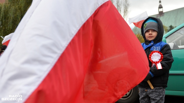 Około 1,5 tysiąca osób przeszło ulicami Szczecina. Fot. Łukasz Szełemej [Radio Szczecin] Marsz Niepodległości przeszedł ulicami Szczecina [WIDEO, ZDJĘCIA]