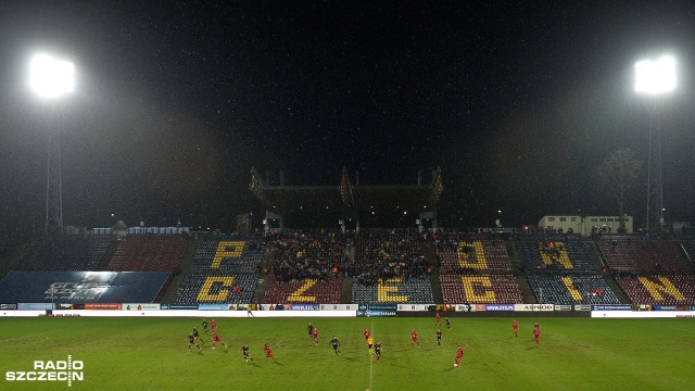 Pogoń Szczecin - Piast Gliwice 2:2. Fot. Łukasz Szełemej [Radio Szczecin] Pogoń wciąż bez zwycięstwa. Remis na Twardowskiego [WIDEO, ZDJĘCIA]