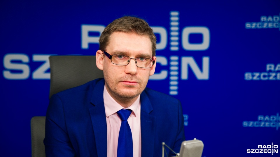 Michał Przepiera w "Rozmowach pod krawatem". Fot. Olaf Nowicki [Radio Szczecin]