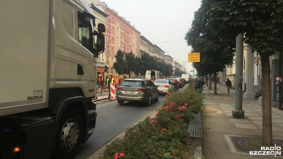 Korki w okolicach placu Zwycięstwa. Fot. Dawid Siwek [Radio Szczecin]