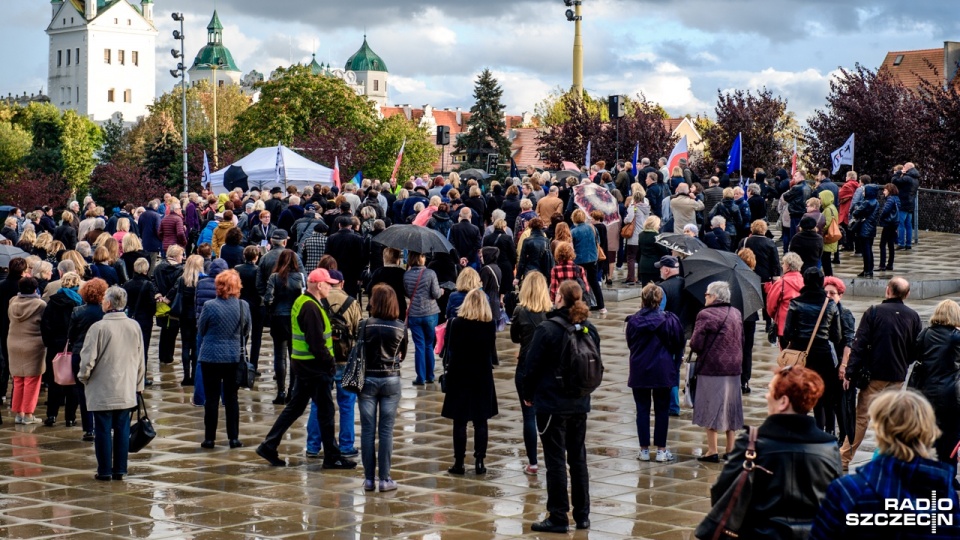 Czarny protest w Szczecinie. Fot. Olaf Nowicki [Radio Szczecin]