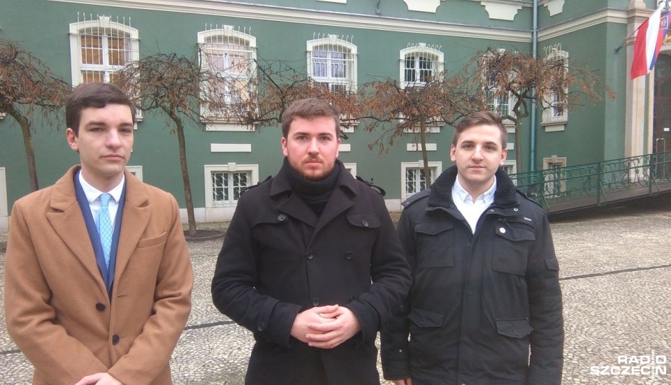 Marek Zakrzewski, prezes Stowarzyszenia Koliber uważa, że prezydent Krzystek zadłuża miasto bo chce „pieniędzmi mieszkańców" zapewnić sobie kolejną kadencję robiąc inwestycje na pokaz. Fot. Tomasz Duklanowski [Radio Szczecin]