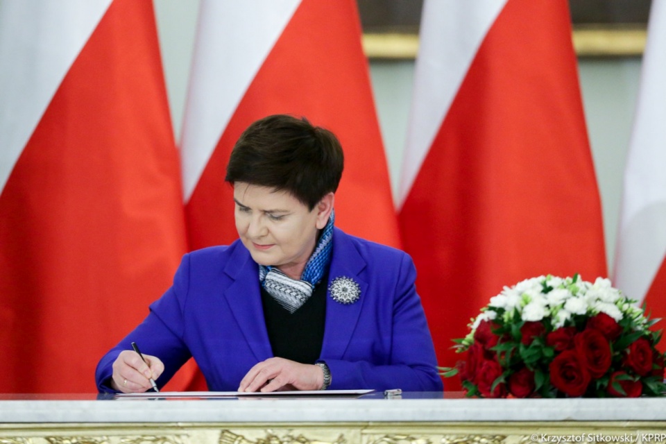 Beata Szydło została wicepremierem. Fot. Krzysztof Sitkowski/KPRP, źródło: www.prezydent.pl