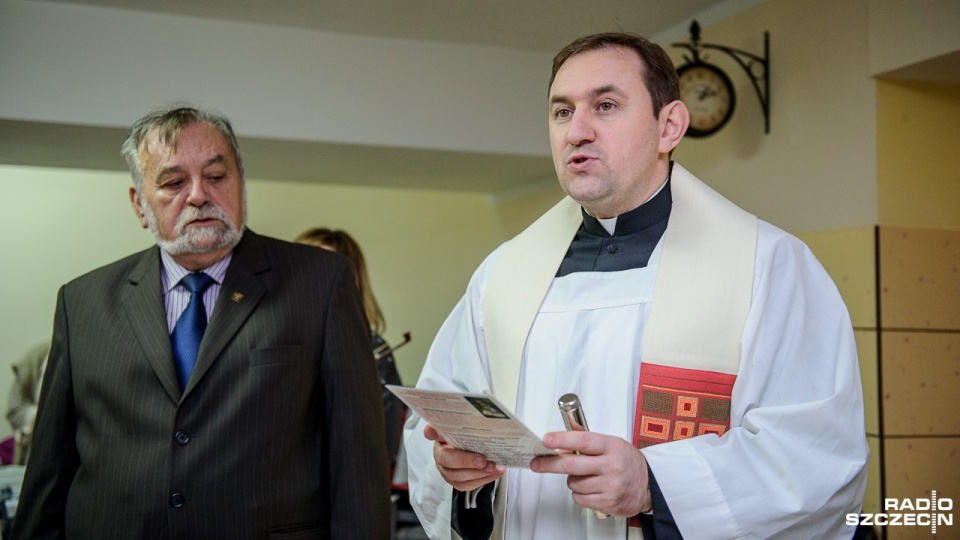 Uczestnicy Wigilii otrzymali także świąteczne paczki. To już 20. spotkanie, które przygotował Caritas i oddział Akcji Katolickiej. Fot. Olaf Nowicki [Radio Szczecin]