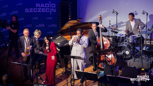 Fot. Robert Stachnik [Radio Szczecin] Rekordowy koncert "Radio Szczecin dla Niepodległej" w internecie [DUŻO ZDJĘĆ]