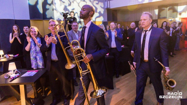 Fot. Robert Stachnik [Radio Szczecin] Rekordowy koncert "Radio Szczecin dla Niepodległej" w internecie [DUŻO ZDJĘĆ]