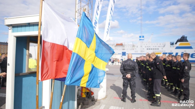 Strażacy w sobotę zakończyli akcję gaszenia lasów. Dotarli już do Trelleborga, skąd dopłyną promem do Świnoujścia. Fot. Przemysław Gołyński [Radio Szczecin] Polscy bohaterowie w drodze do domu. Reakcja Szwedów bezcenna [WIDEO, ZDJĘCIA]