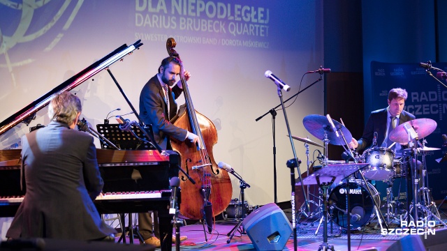 Fot. Robert Stachnik [Radio Szczecin] Darius Brubeck zagrał dla Niepodległej. "Wspaniale uczczono 100-lecie niepodległości" [DUŻO ZDJĘĆ, WIDEO]