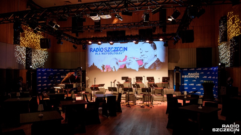 Technicy dopinają wszystko na ostatni guzik, niebawem w studiu S1 Radia Szczecin rozpoczną się próby. O 19 rozpocznie się koncert "Radio Szczecin dla Niepodległej". Fot. Olaf Nowicki [Radio Szczecin]