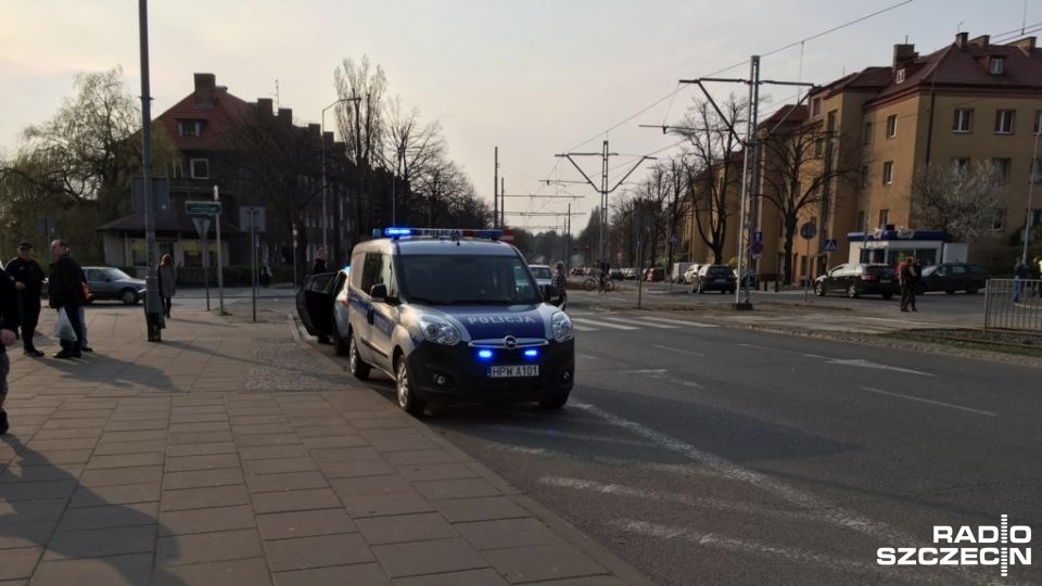Nietrzeźwy 30-latek był już w przeszłości notowany za przestępstwa przeciwko mieniu. Trwają intensywne czynności związane z ustaleniem wszystkich okoliczności zdarzenia. Fot. Dawid Siwek [Radio Szczecin]