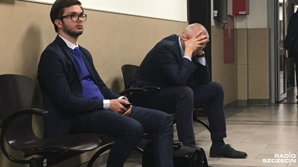 Obrońca polityka PO Roman Giertych twierdzi, że podczas posiedzenia aresztowego udało wykazać się nieścisłości w dowodach prokuratury. Fot. Kamil Nieradka [Radio Szczecin]