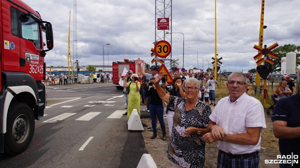 Strażacy w sobotę zakończyli akcję gaszenia lasów. Dotarli już do Trelleborga, skąd dopłyną promem do Świnoujścia. Fot. Przemysław Gołyński [Radio Szczecin]