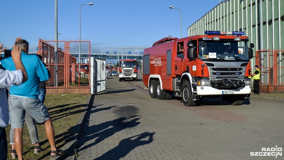Strażacy udają się do swoich domów na zasłużony odpoczynek. Ich misja w Szwecji trwała dwa tygodnie. Walczyli z ogniem w trzech strefach w środkowej części kraju. Fot. Łukasz Szełemej [Radio Szczecin]