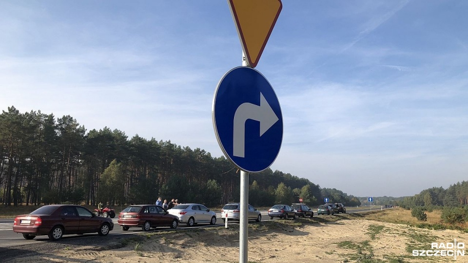 Zamknięta jest droga wojewódzka nr 142, czyli popularna "Chociwelka". Fot. Robert Stachnik [Radio Szczecin]