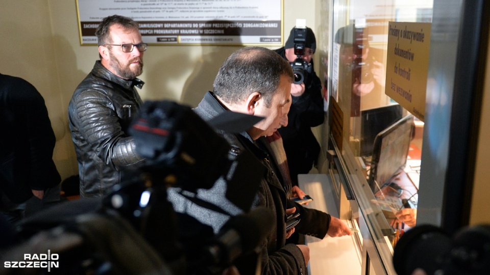 Trwa przesłuchanie byłego sekretarza generalnego PO posła Stanisława Gawłowskiego w Szczecińskim wydziale Prokuratury Krajowej. Fot. Łukasz Szełemej [Radio Szczecin]