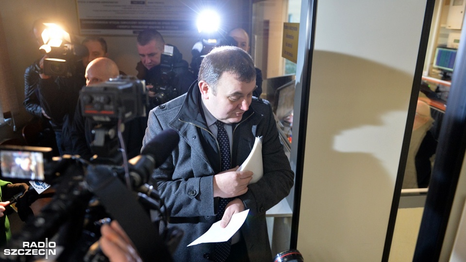 Trwa przesłuchanie byłego sekretarza generalnego PO posła Stanisława Gawłowskiego w Szczecińskim wydziale Prokuratury Krajowej. Fot. Łukasz Szełemej [Radio Szczecin]