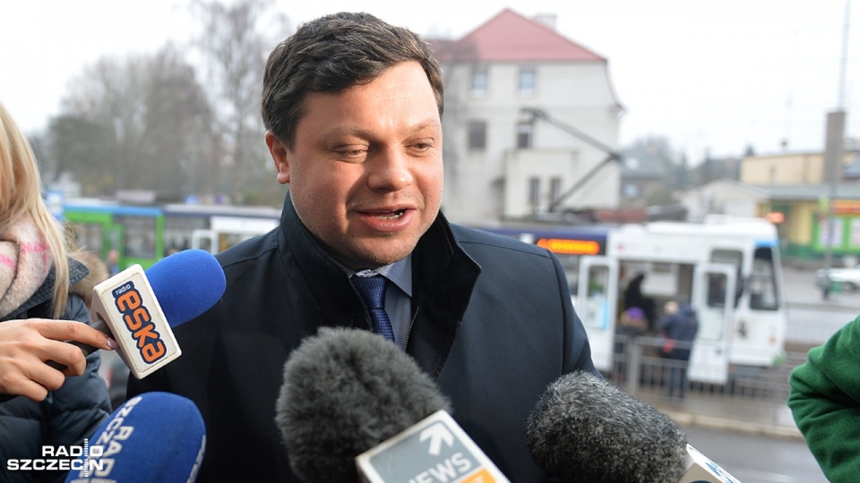 Trwa przesłuchanie byłego sekretarza generalnego PO posła Stanisława Gawłowskiego w Szczecińskim wydziale Prokuratury Krajowej. Fot. Łukasz Szełemej [Radio Szczecin]