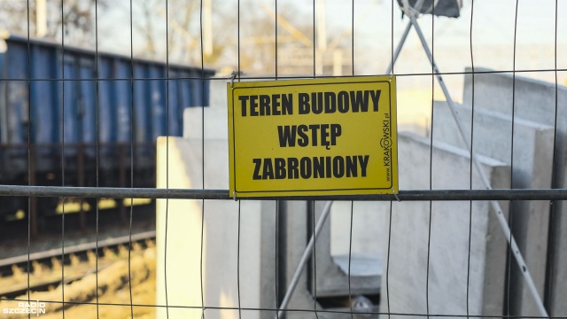 Cały projekt SKM jest wart niemal 800 milionów złotych - zakłada modernizację starych i budowę nowych przystanków. Fot. Wojciech Ochrymiuk [Radio Szczecin] Powstaje węzeł przesiadkowy w Gryfinie. Termin: 2022 r. [WIDEO, ZDJĘCIA]