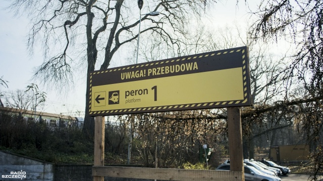 Cały projekt SKM jest wart niemal 800 milionów złotych - zakłada modernizację starych i budowę nowych przystanków. Fot. Wojciech Ochrymiuk [Radio Szczecin] Powstaje węzeł przesiadkowy w Gryfinie. Termin: 2022 r. [WIDEO, ZDJĘCIA]