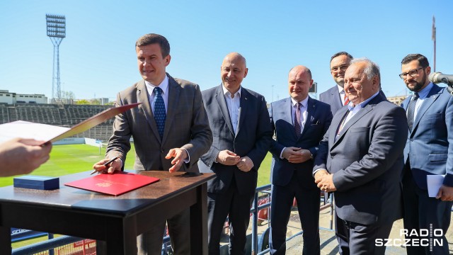 Przebudowa stadionu i nowa baza szkoleniowa. Rządowe wsparcie dla inwestycji [WIDEO, ZDJĘCIA]