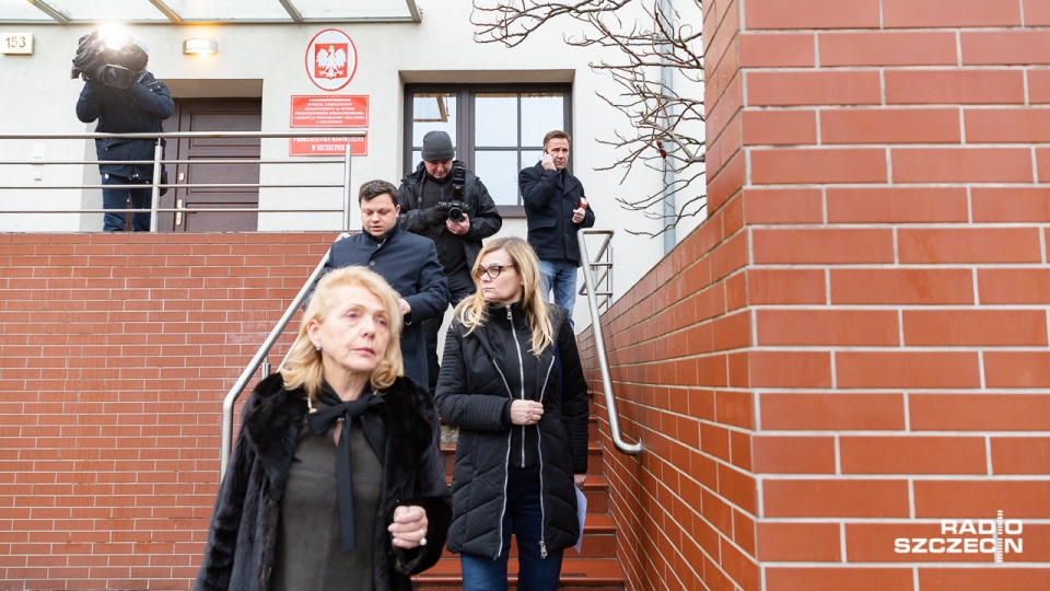 W piątek prokurator wezwał Renatę Gawłowską w charakterze podejrzanej, przedstawił rozszerzone zarzuty i ponownie dokonał zabezpieczenia majątkowego na poczet przyszłych kar. Fot. Robert Stachnik [Radio Szczecin]
