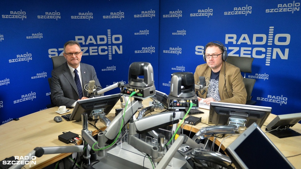 Krzysztof Soska tłumaczył, że zgodnie z umową, konsorcjum firm, liderującego Doraco oraz PBG będzie miało na przebudowę 3 lata. Fot. Łukasz Szełemej [Radio Szczecin]