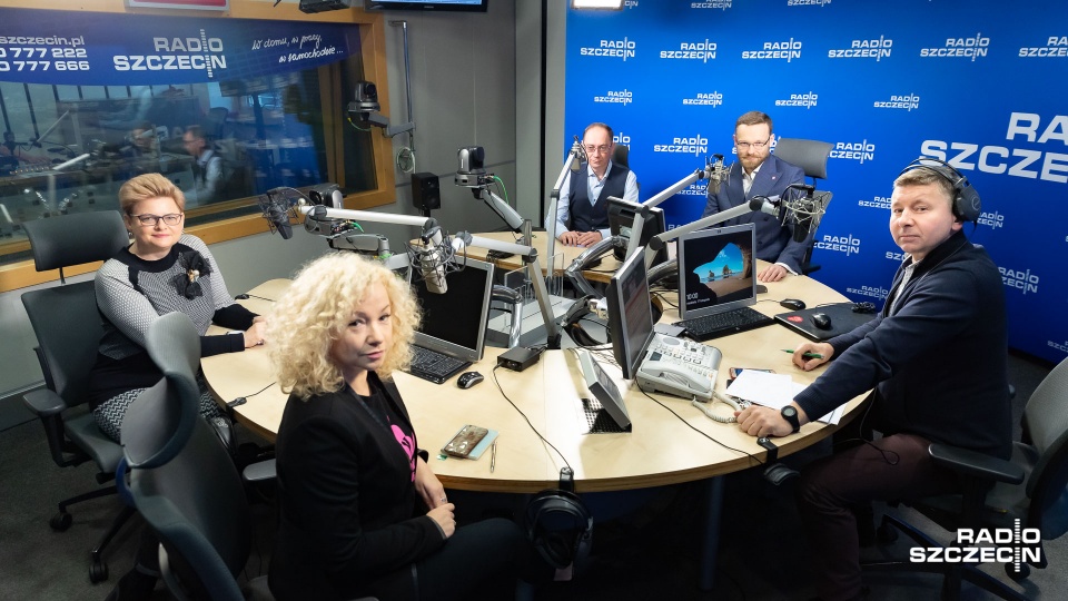 Nowy rząd Prawa i Sprawiedliwości to kontynuacja pomysłu na Polskę - mówili goście "Kawiarenki politycznej" Radia Szczecin. Fot. Robert Stachnik [Radio Szczecin]