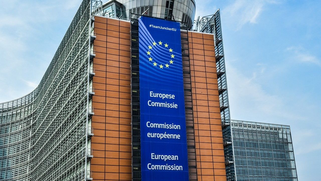 Po gigantycznej awarii zasilania na Półwyspie Iberyjskim, Komisja Europejska apeluje o przygotowanie na kryzysy.
