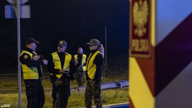Fot. Wojciech Ochrymiuk [Radio Szczecin] Polska otworzyła granice! Pierwsze osoby przekroczyły przejście w Lubieszynie [WIDEO, DUŻO ZDJĘĆ]