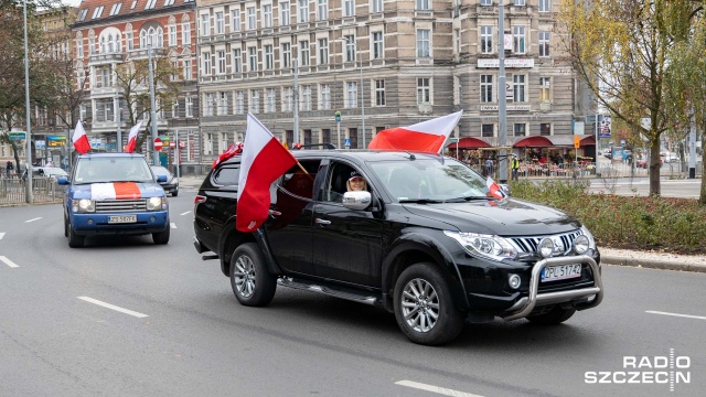 Fot. Robert Stachnik [Radio Szczecin] Koronawirus uniemożliwił przemarsz. Ale Rajd Niepodległości pojechał [WIDEO, DUŻO ZDJĘĆ]