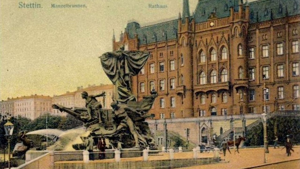 źródło: https://pl.wikipedia.org/wiki/Fontanna_Manzla