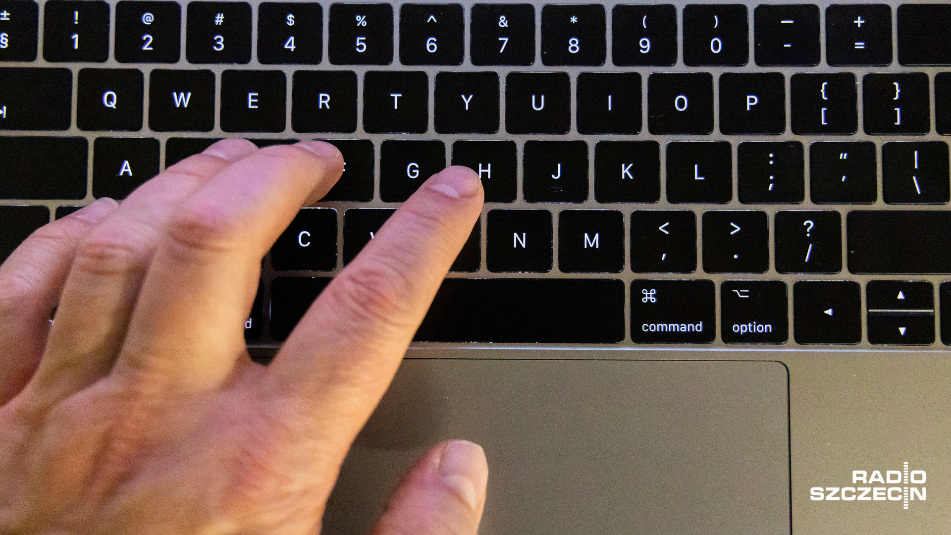 Prezes Facebooka Mark Zuckerberg przeprosił użytkowników za poniedziałkową awarię. Przez sześć godzin nie działał na całym świecie Facebook, Instagram, Messenger i WhatsApp.