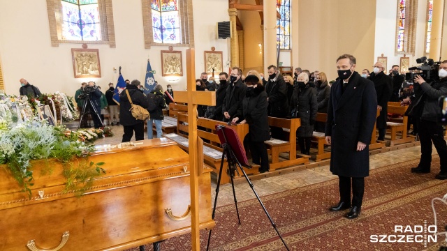 Fot. Robert Stachnik [Radio Szczecin] Ostatnie pożegnanie Aleksandra Doby. "Rozsławił Police i Polskę" [WIDEO, ZDJĘCIA]
