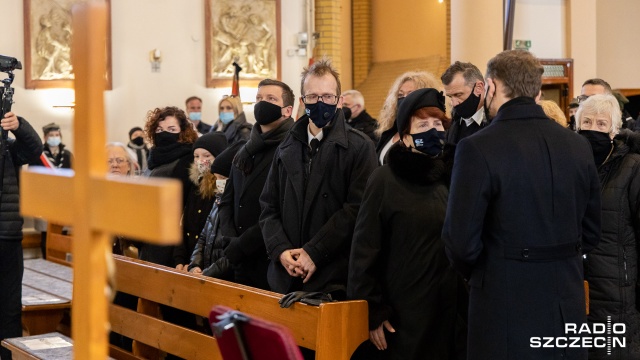 Fot. Robert Stachnik [Radio Szczecin] Ostatnie pożegnanie Aleksandra Doby. "Rozsławił Police i Polskę" [WIDEO, ZDJĘCIA]